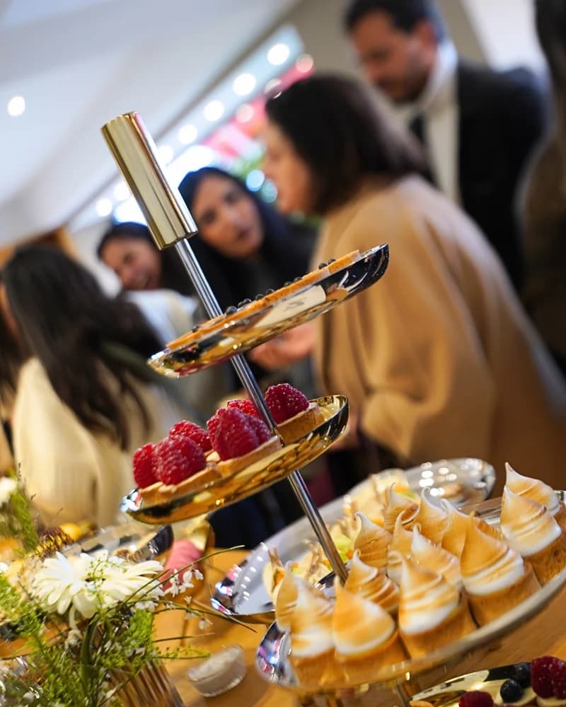 Service de presentoir patisserie sur evenement corporate